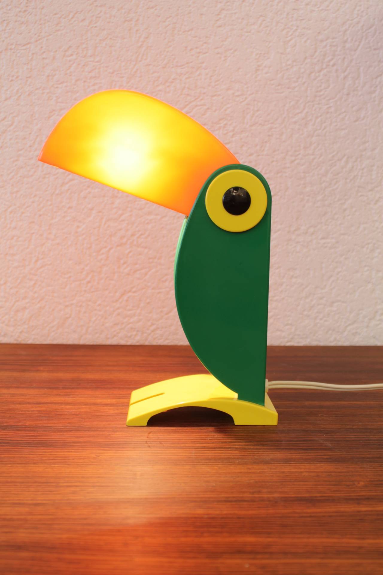 1970s Toucan Lamp In Excellent Condition In Geneva, CH