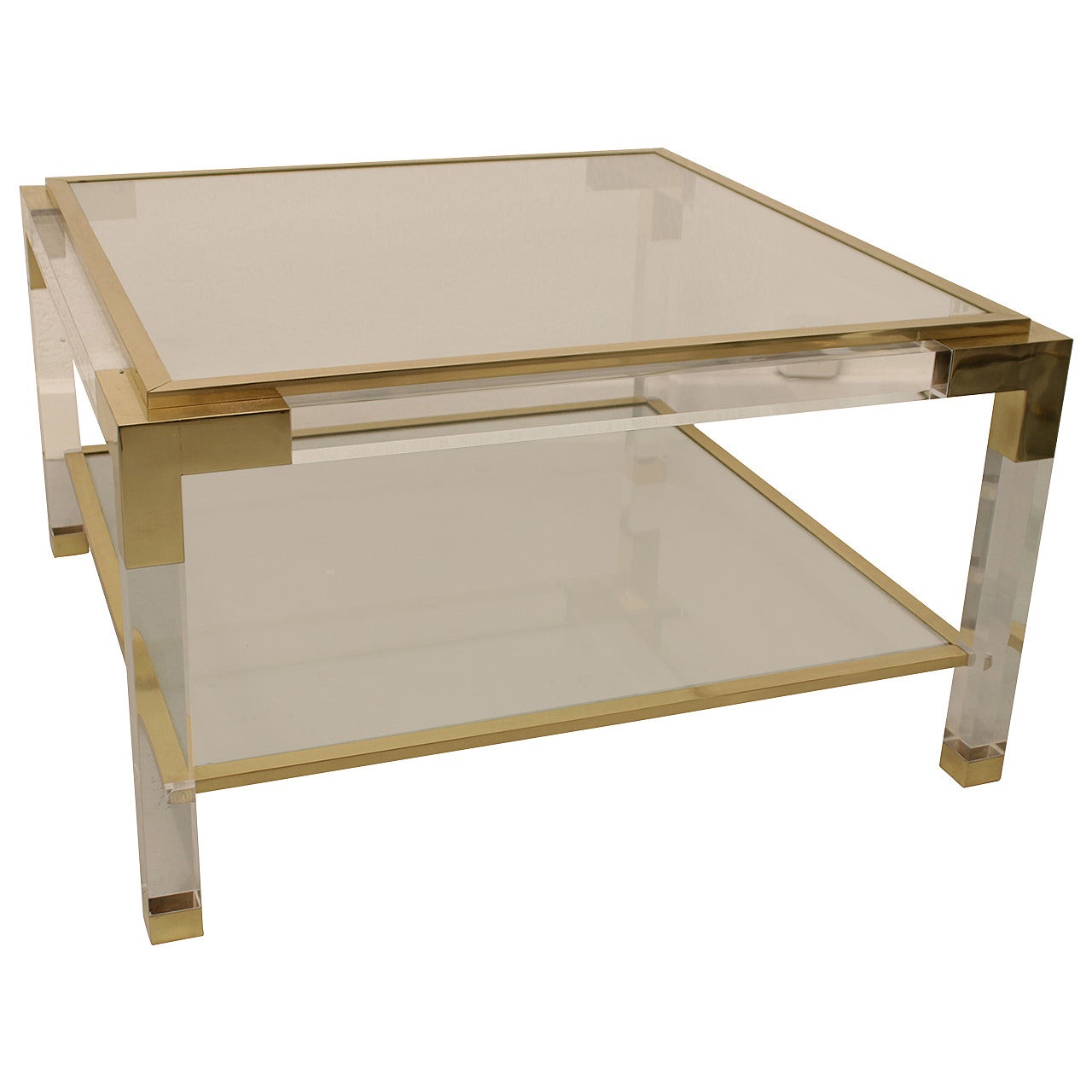 1970 Mid Century Lucite Brass Glass Top Coffee Cocktail Table con ripiano inferiore in vendita