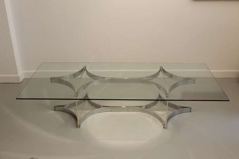 Table basse Alessandro Albrizzi en verre lucite et métal lourd chromé
Seule la base peut être expédiée pour un coût beaucoup plus faible
Très bon état
