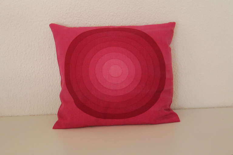 Verner Panton Mira-X Feathers Pillows In Excellent Condition In Geneva, CH
