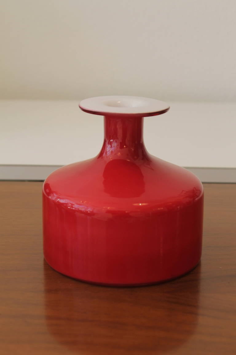 Red glass vase design Otto Brauer by Holmegaard, circa 1960.