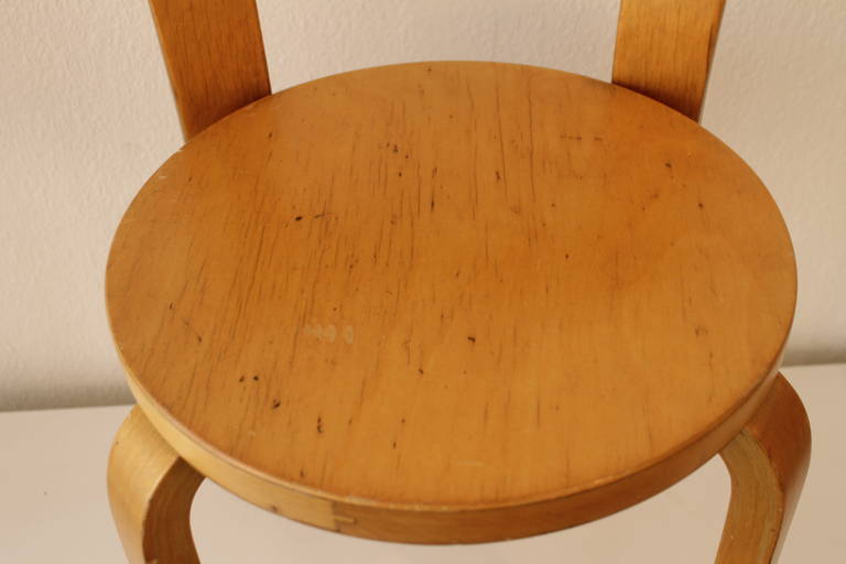 Alvar Aalto Low-Back Chair 65 by Artek In Good Condition In Geneva, CH