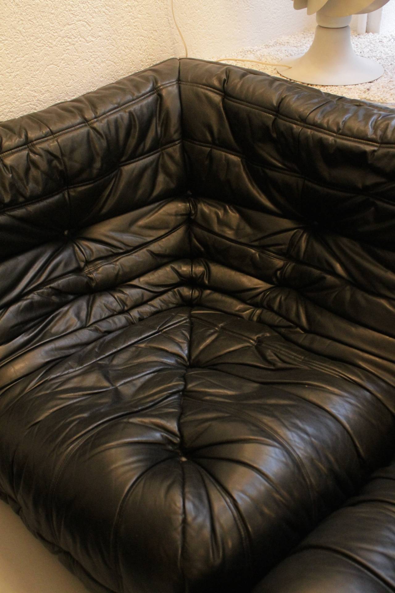 Togo Ligne Roset Black Leather Sofa In Good Condition In Geneva, CH
