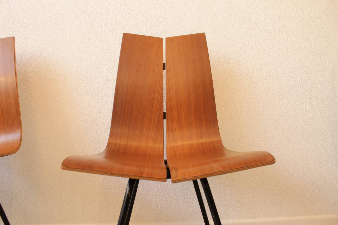 Set of 6 superb Hans Bellmann plywood GA chairs
Mahogany veneered, produced by Horgen Glarus Switzerland 1950s
Few restorations here and there ( pictures )
10 available