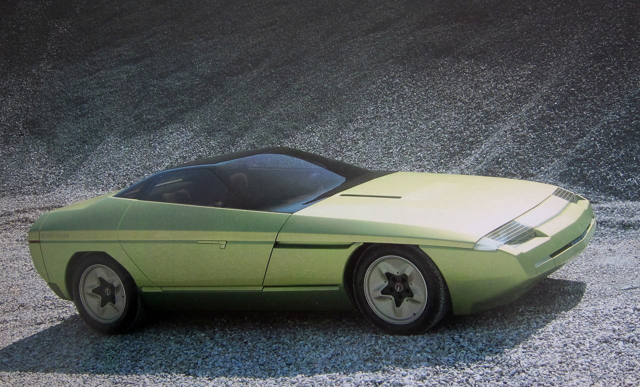 Bertone presented the Ramarro (Green Lizard), based on the Chevrolet Corvette, in Los Angeles, 1984. This portfolio was signed by Giuseppe 