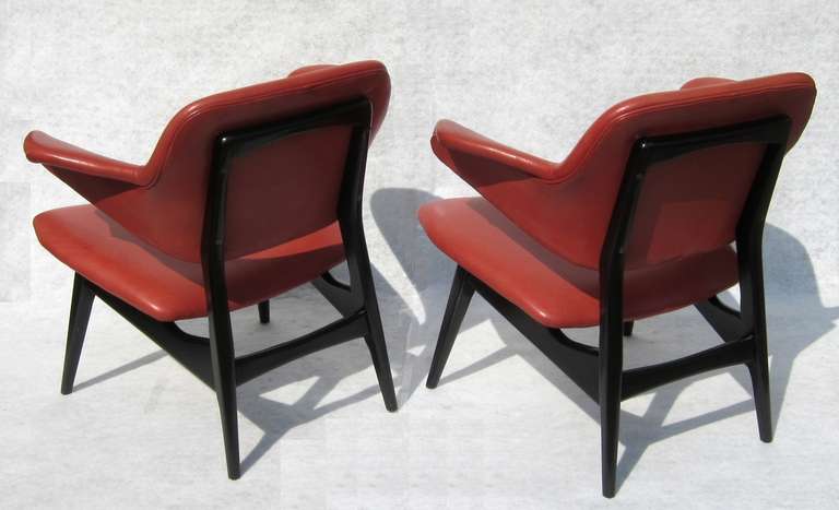 Mid-Century Modern Pair of Leather Reading Chairs by Louis van Teeffelen, circa 1960 For Sale