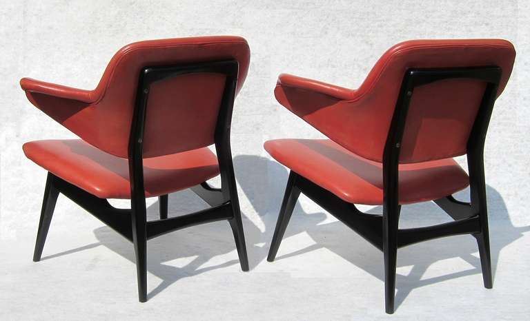 Mid-20th Century Pair of Leather Reading Chairs by Louis van Teeffelen, circa 1960 For Sale