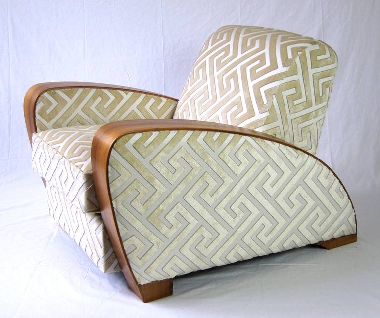 Pair of Art Déco Lounge Chairs 1920s, Andrew Martin Silk Fabric For Sale 1