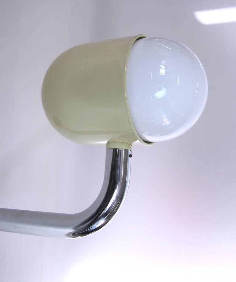 4 Wall/Ceiling Industrial Lamps, Switzerland 1980's In Excellent Condition In Bern, CH