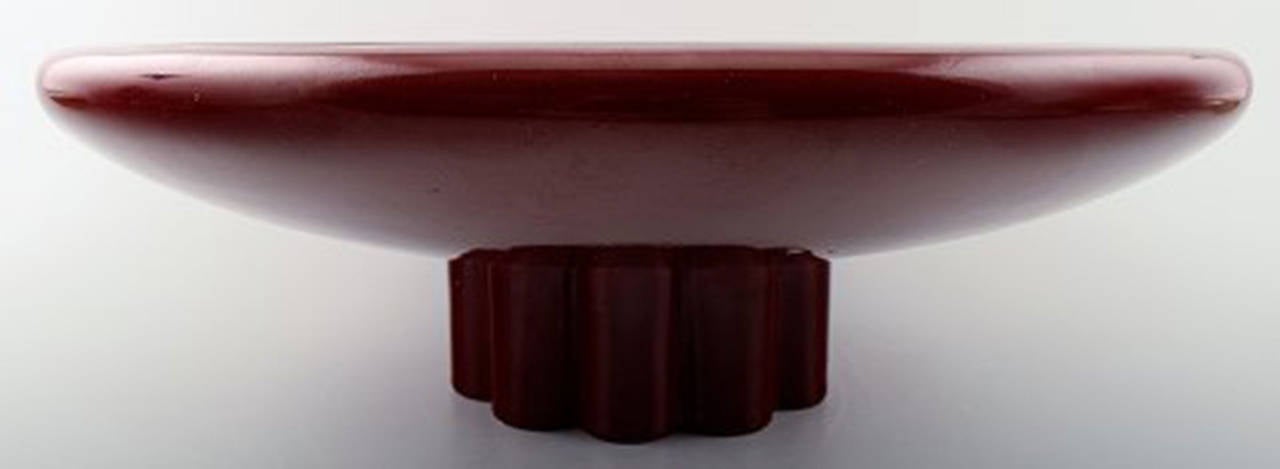 Paul Milet for Sevres, large Art Deco centrepiece in oxblood glaze, circa 1930s.
In perfect condition. Measures 34 x 10 cm.