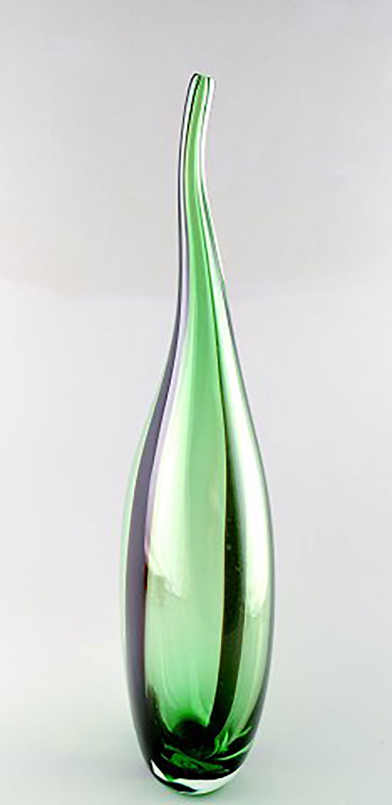 Murano large art glass floor vase, unstamped.
In perfect condition. Measures: 56 cm.