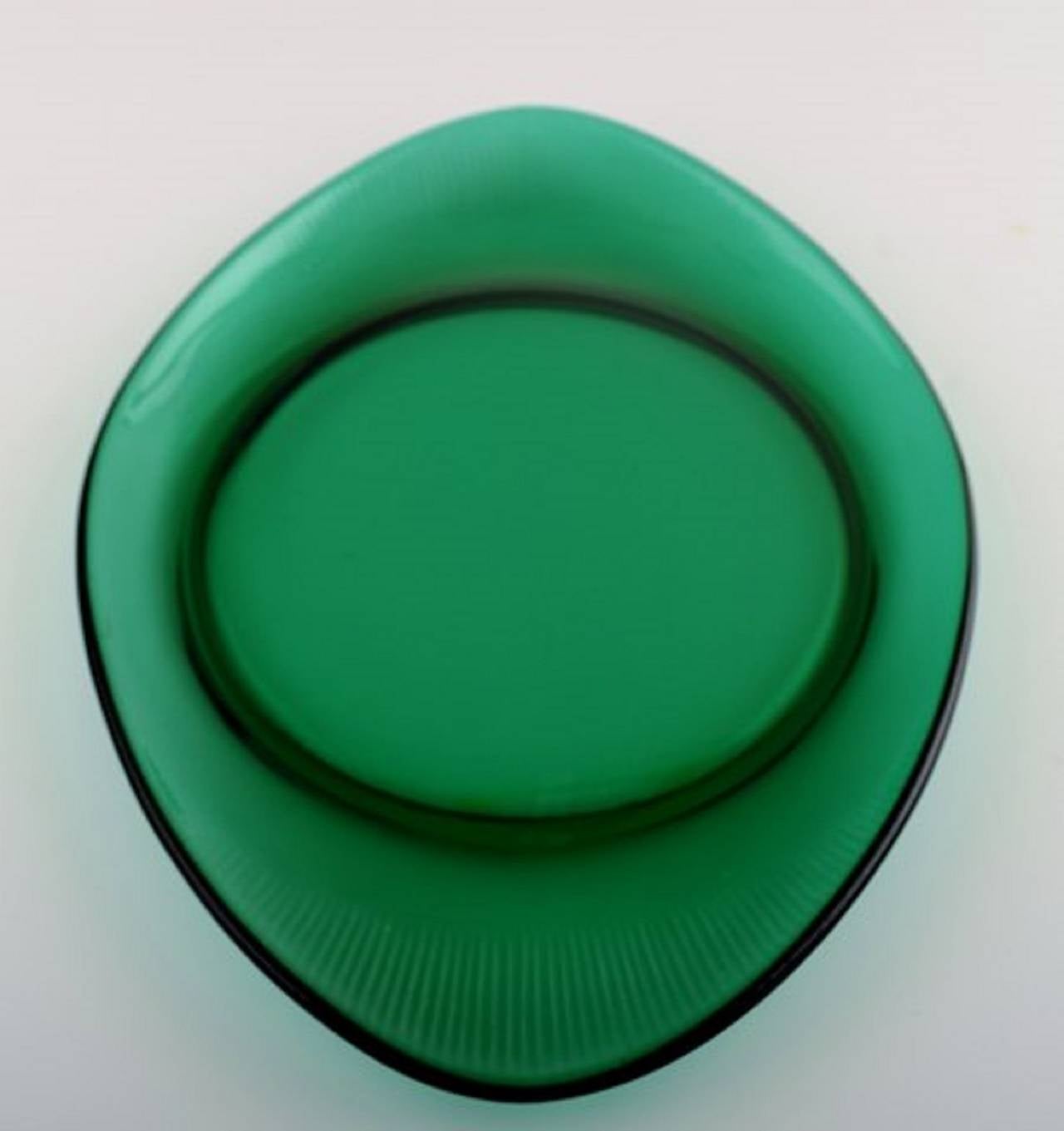 Ocho platos de langosta en vidrio verde de Josef Frank Sueco en venta