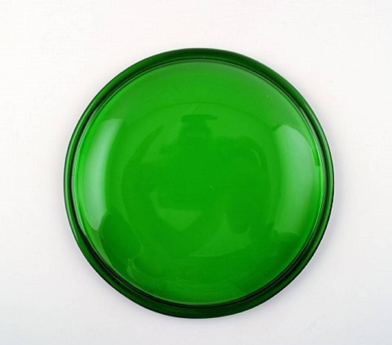 Ten dishes in green glass, Josef Frank.
Company: Reijmyre / Gullaskruf.
In good condition.
Measures: 15cm.