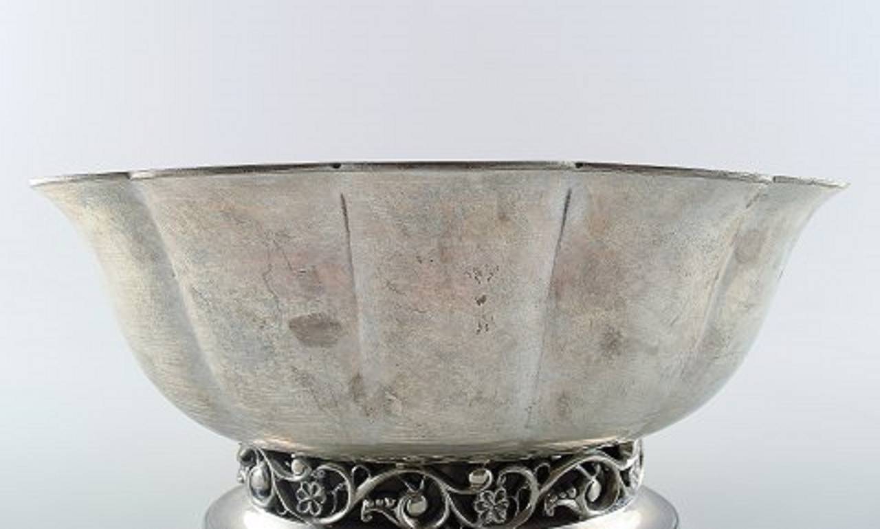 Just Andersen Art Deco pewter jardiniere/compote, number 1279.
Hallmarked. In very good condition.
Measures: 32 x 15 cm.
