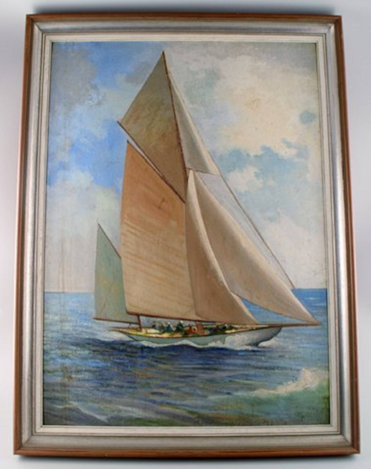 Unknown artist, mid-20th century.
Sailing ship with white sails.
Oil on board.
In very good condition.
Unsigned.
Measures: 55 x 77 cm. The frame measures 5 cm.
