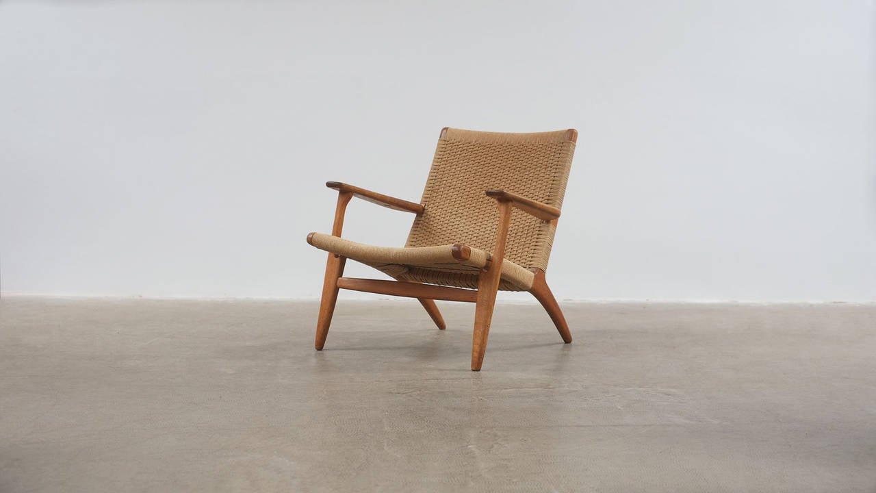 Scandinavian Modern Hans Wegner CH25 Chair