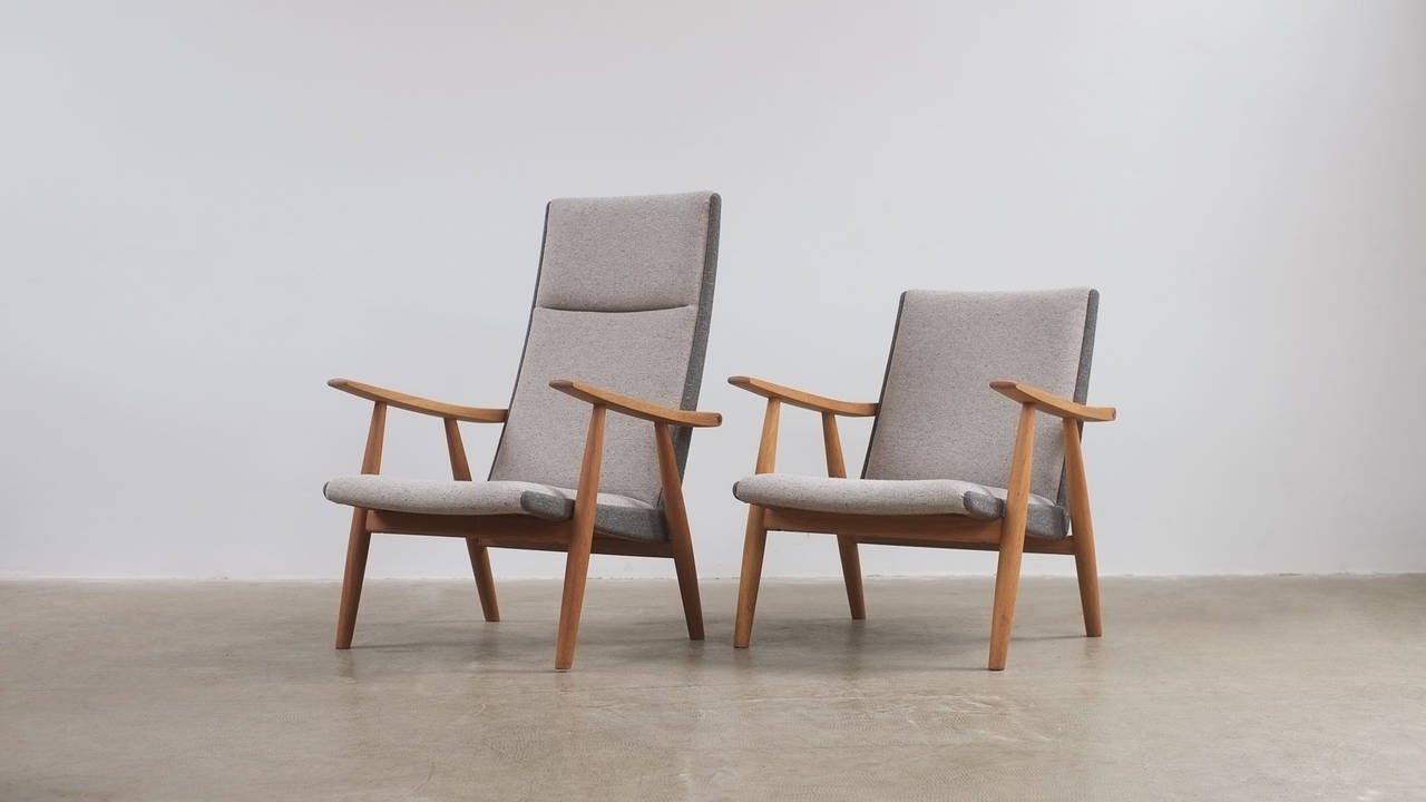 Scandinavian Modern Hans Wegner GE260 Chairs