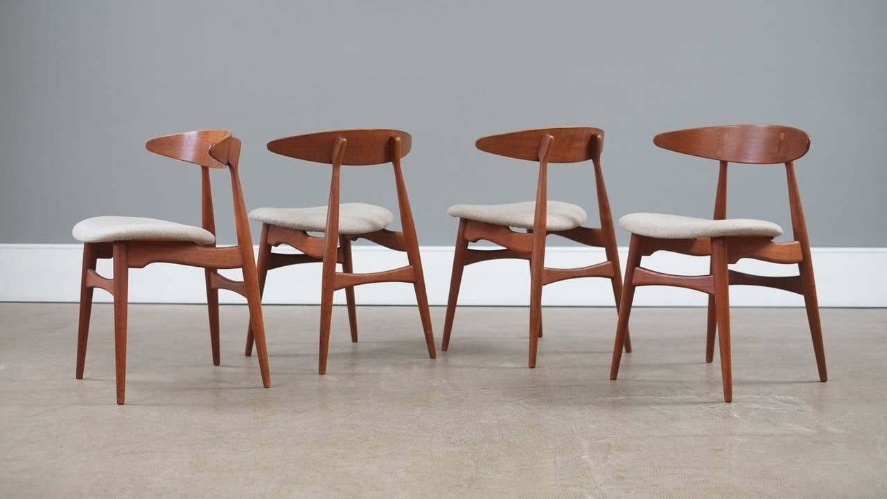 Scandinavian Modern Hans Wegner CH33 Chairs