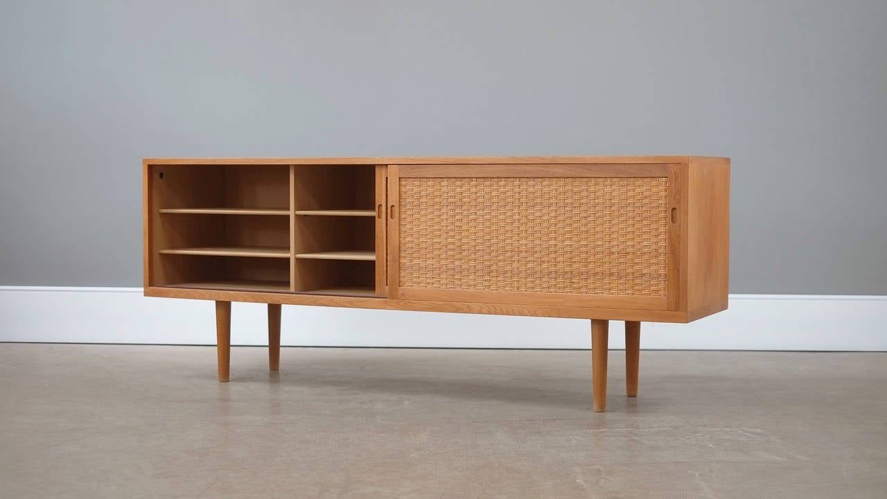 Credenza Hans Wegner RY26 In condizioni buone a Epperstone, Nottinghamshire