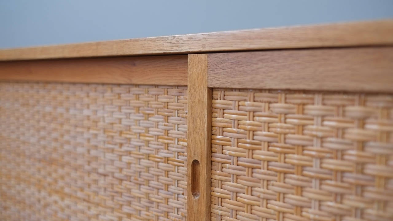 XX secolo Credenza Hans Wegner RY26