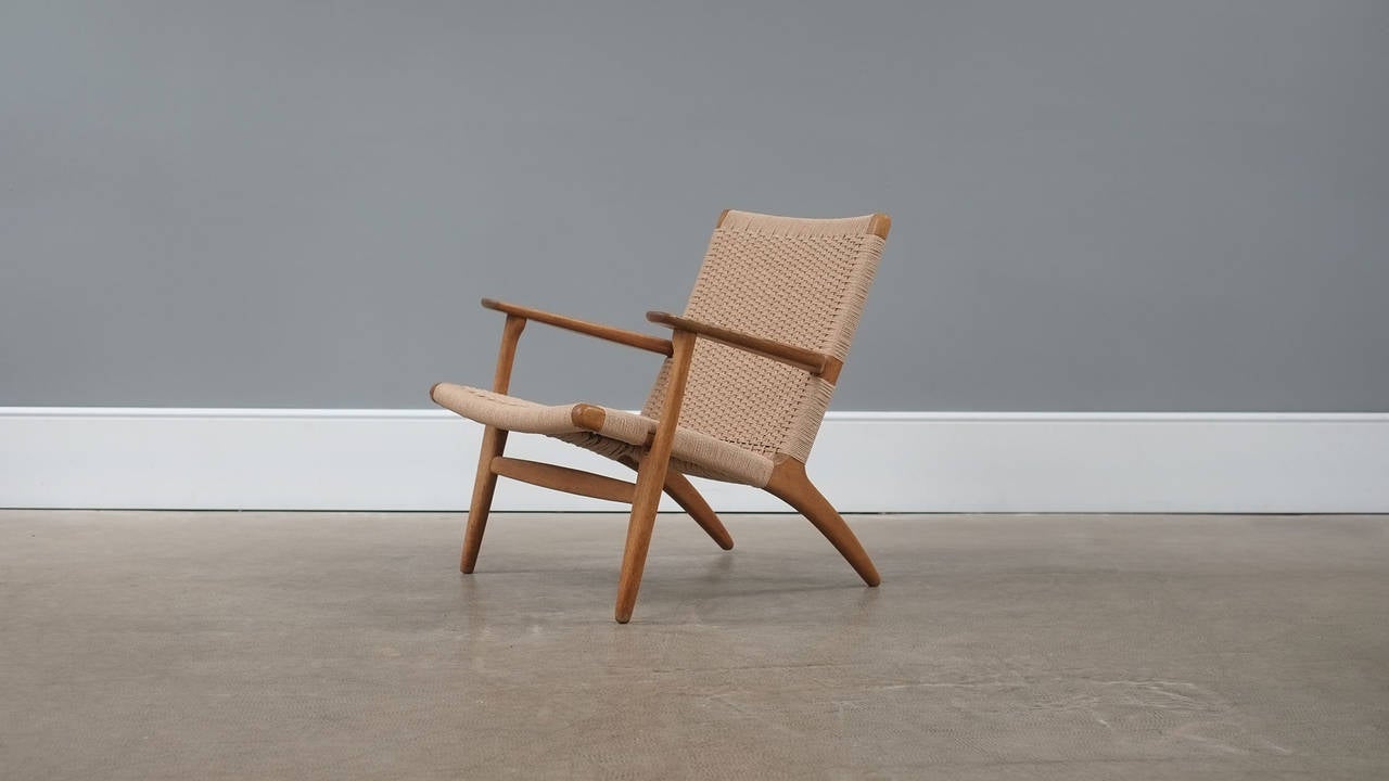Scandinavian Modern Hans Wegner CH25 Chair