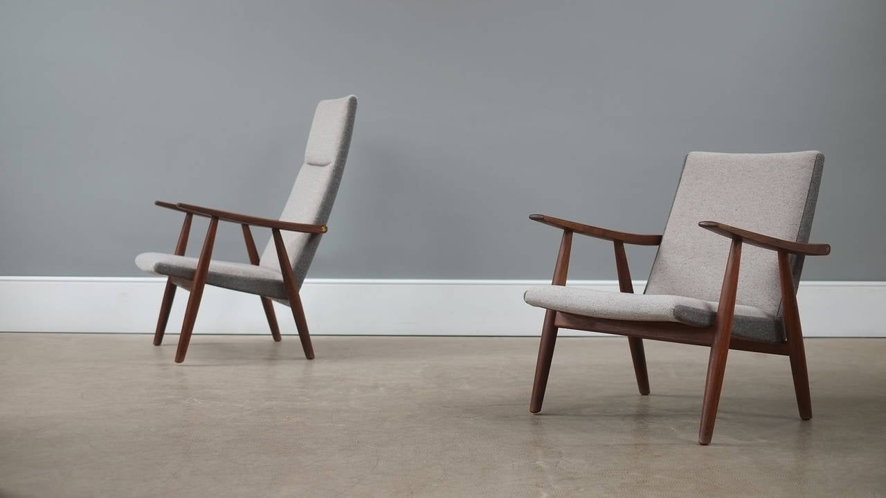 Scandinavian Modern Hans Wegner GE260 Chairs