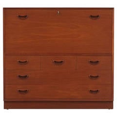 Hvidt
Mølgaard Cabinet Hvidt
Mølgaard Cabinet