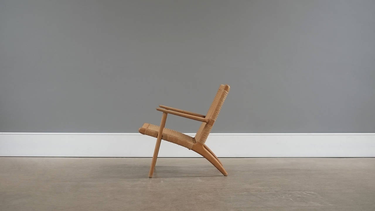 Scandinavian Modern Hans Wegner CH25 Chair