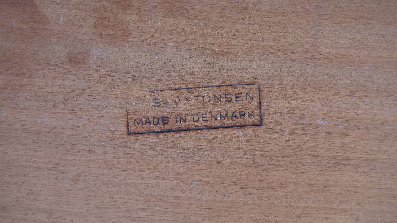 Desk by Riis Antonsen 4