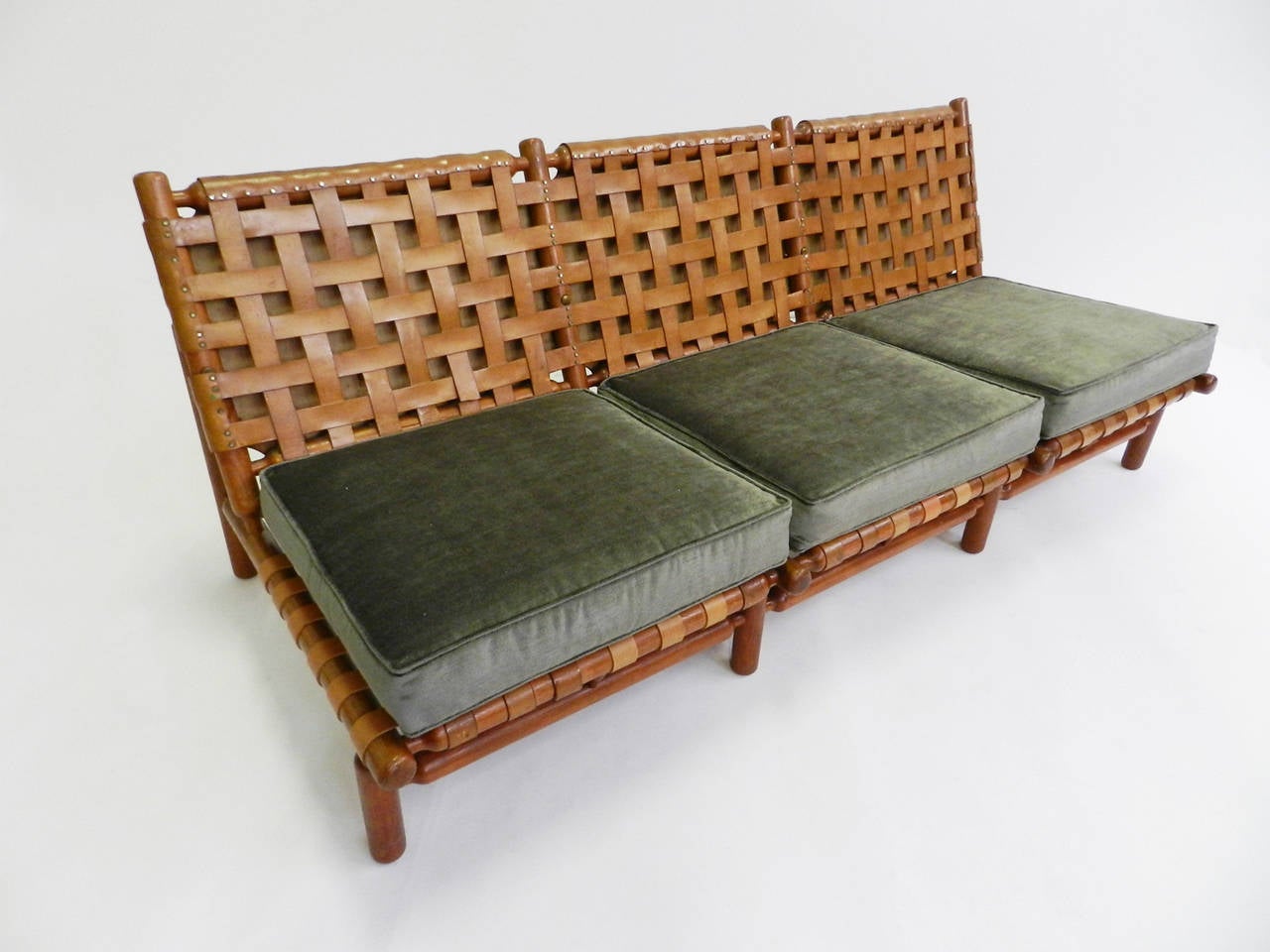 Rare 1957 Tapiovaara Lounge Chair by Esposizione La Permanente Mobili In Good Condition In Morbio Inferiore, CH