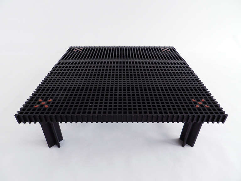 Kyoto coffee table design by Gianfranco Frattini for Ghianda in 1974. Hand-crafted by Ghianda and distributed for a limited time by Knoll