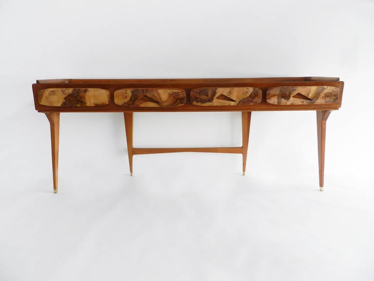 Gio Ponti Radica wood console made by Dassi. Italy, 1950.
Published on 