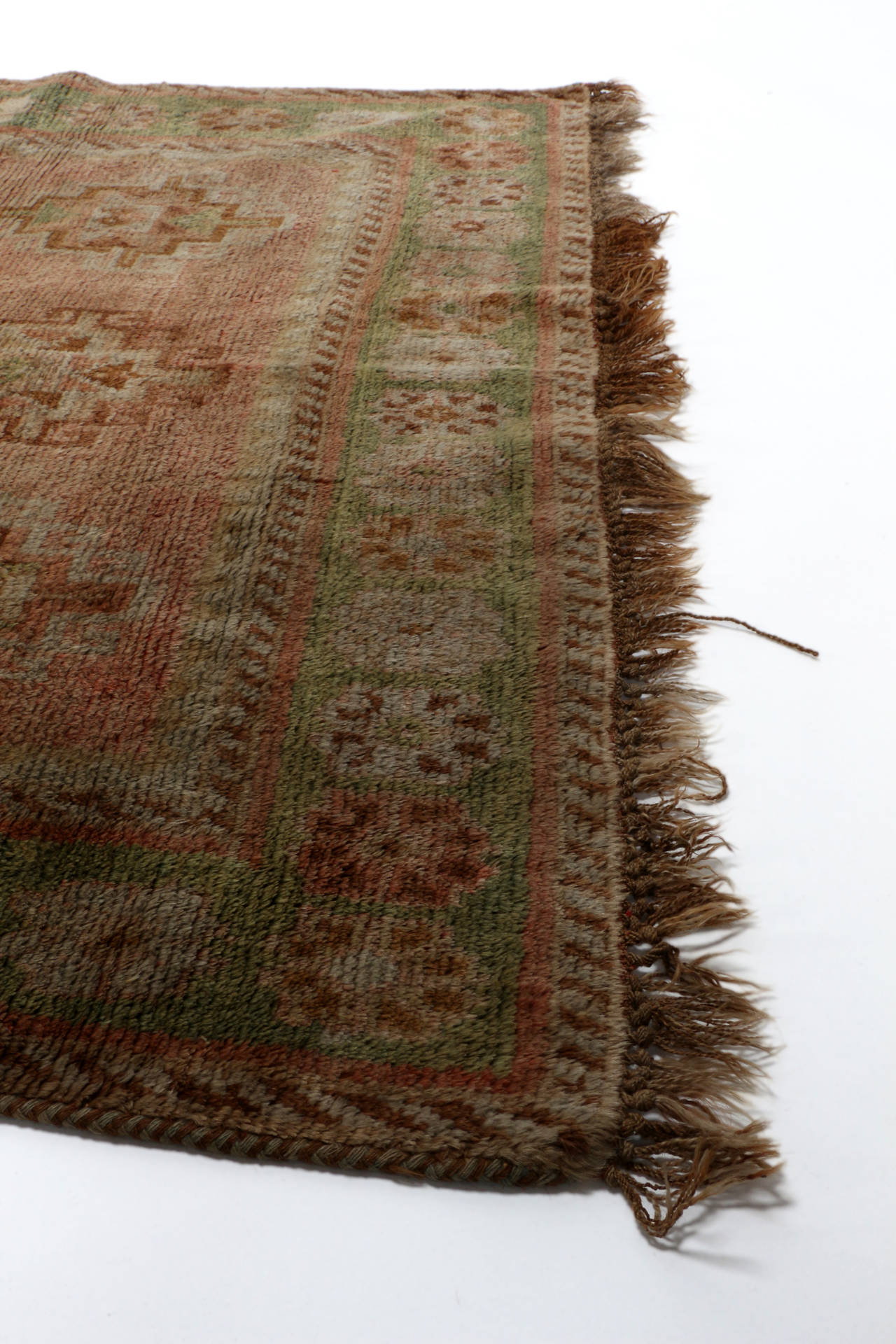 Antique Persian Gabbeh Rug In Good Condition In Basel, CH