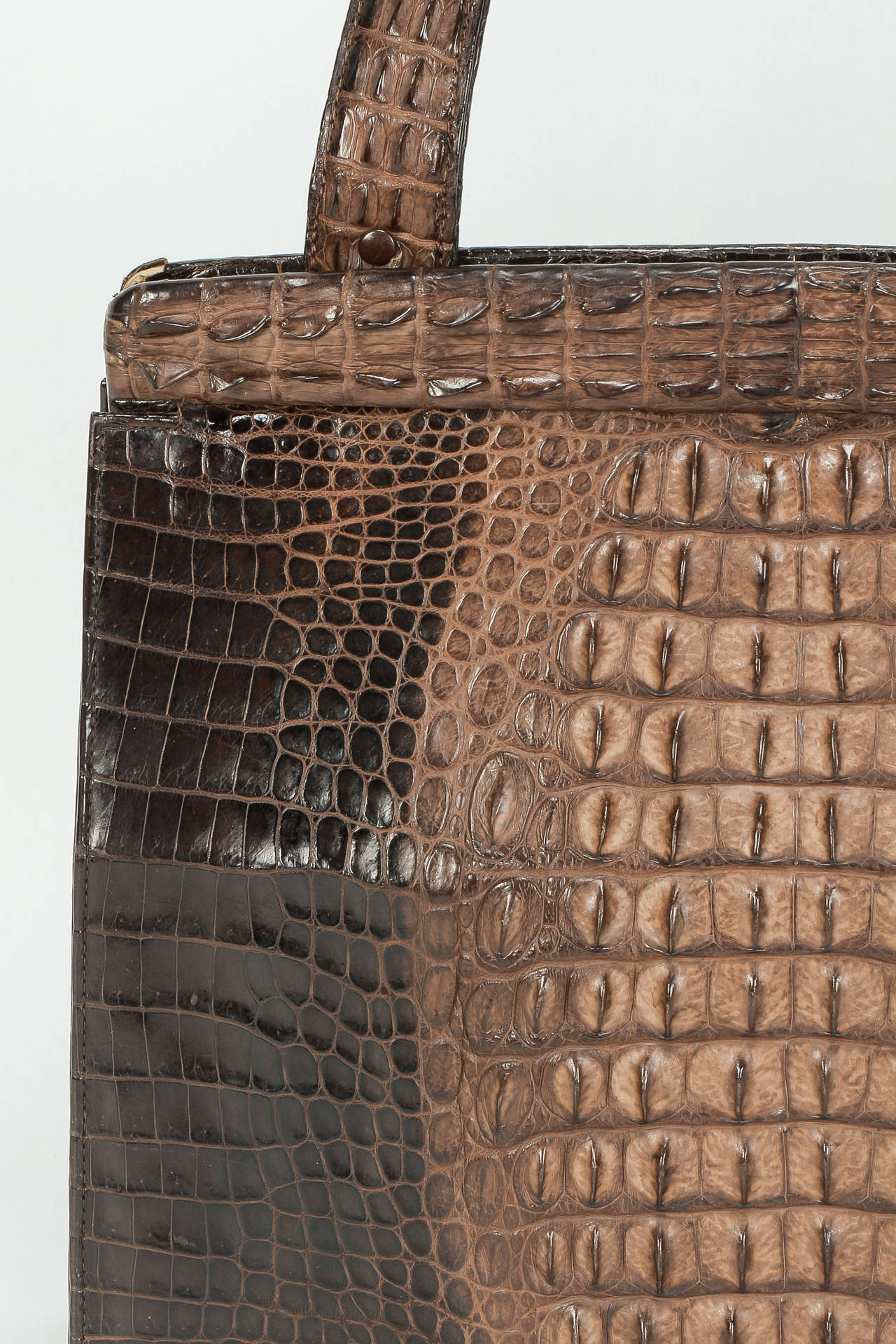 Real Alligator Leather Handbag Purse, 1940s In Excellent Condition For Sale In Basel, CH