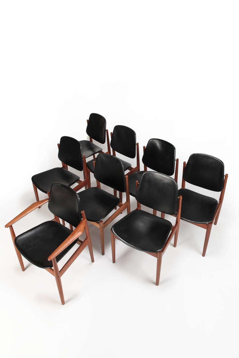 Danish Set of Eight Dining Chairs by Arne Vodder 4