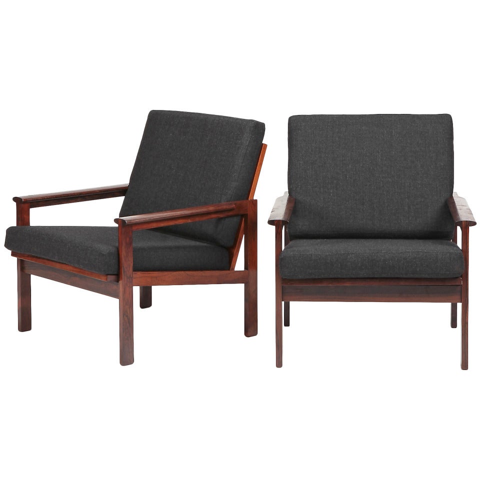 Set of Capella Easy Chairs, Ottoman, and Coffee Table by Illum Wikkelso
