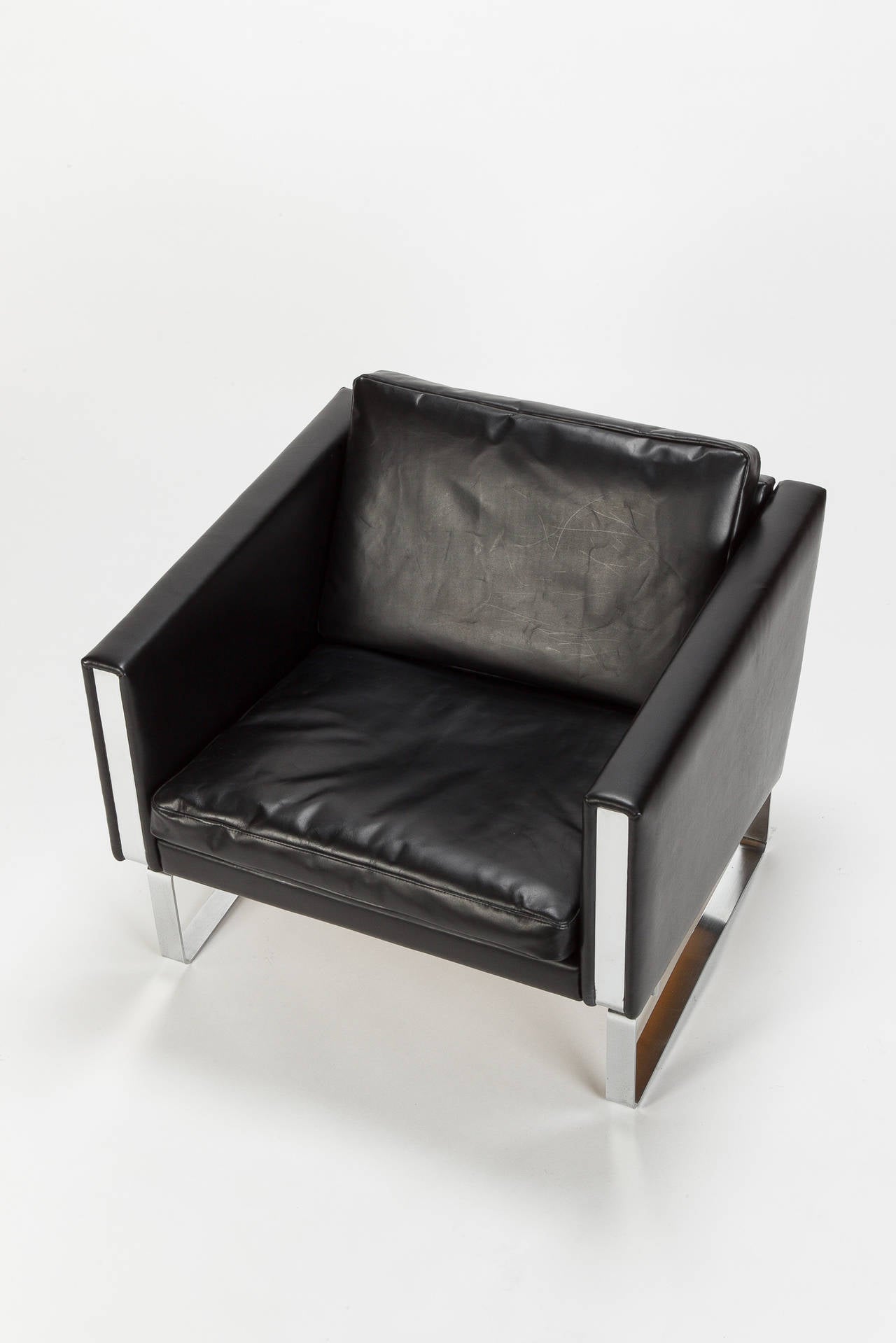 Late 20th Century Leather and Steel Lounge Chair JH-801 by Hans Wegner for Johannes Hansen, 1970s
