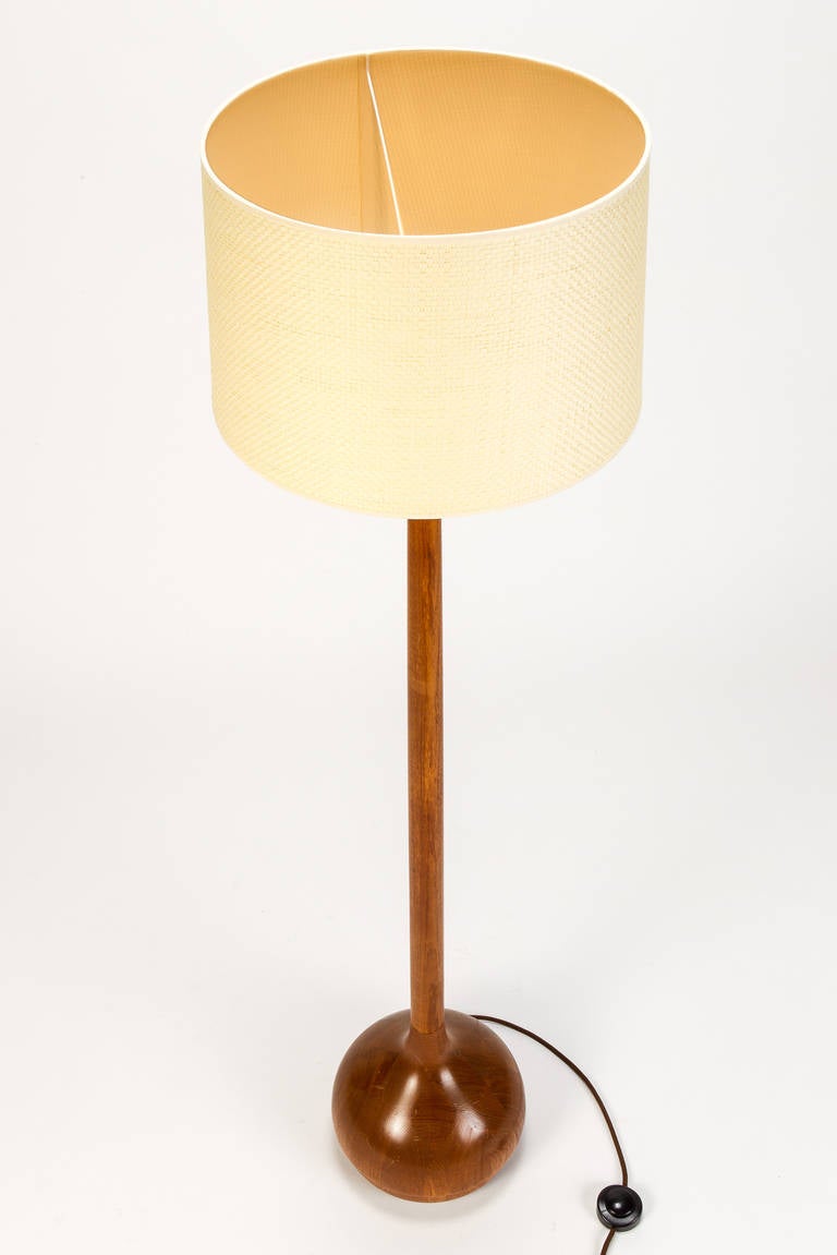 Danish Teak Floor Lamp Bulb Base In Excellent Condition In Basel, CH