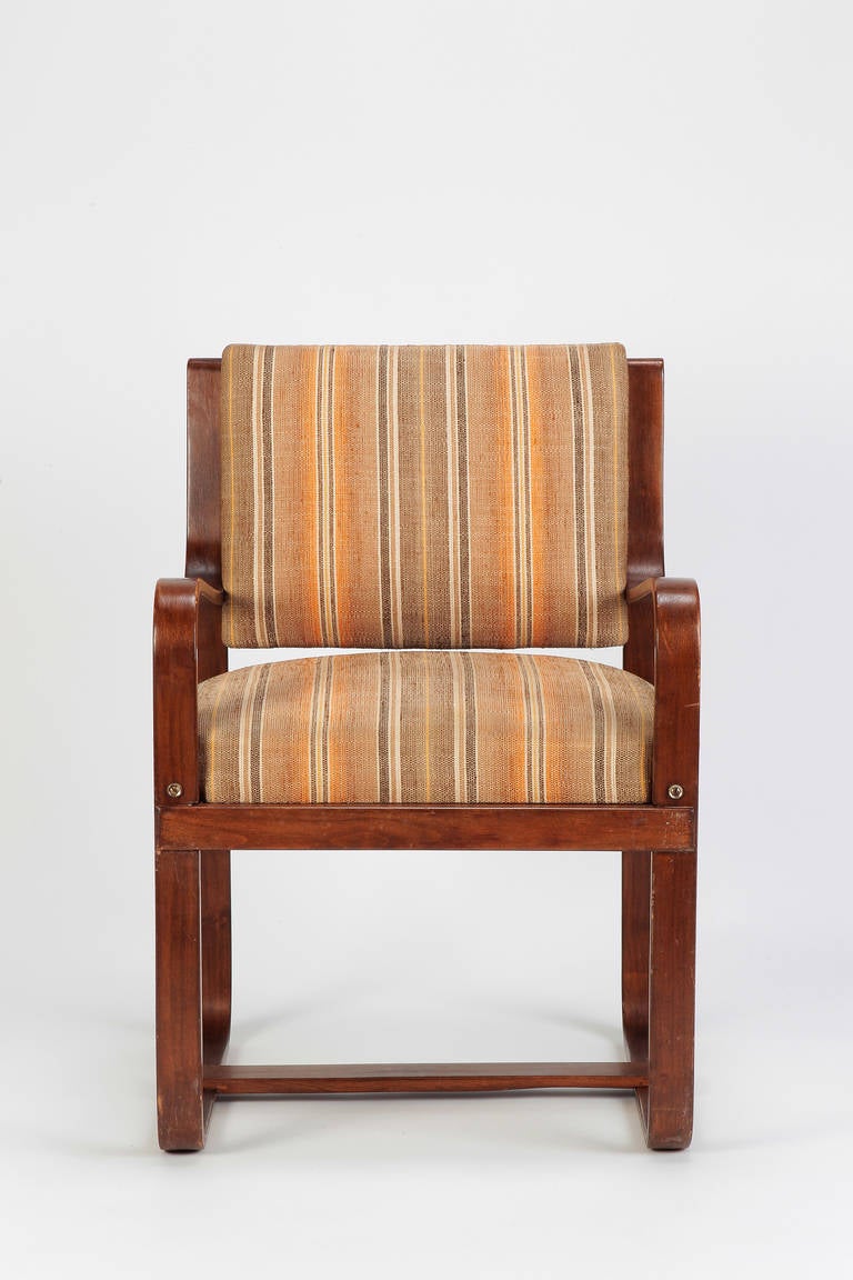 Rare Italian armchair by Giuseppe Pagano and Gino Maggioni, made in Italy in the 1940s. The frame is made of Italian walnut, upholstered and covered with the original fabric made of cotton and linen. Professionally cleaned.