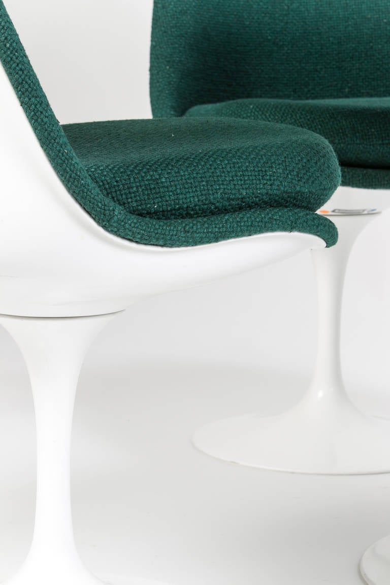 Set of Four Chairs and Green Marble Table by Eero Saarinen for Knoll In Excellent Condition In Basel, CH