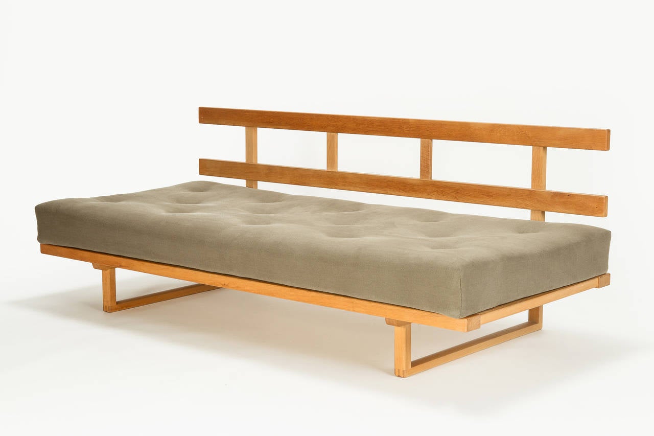 Mid-20th Century Danish Oak Sofa Daybed by Borge Mogensen for Fredericia Stolefabrik