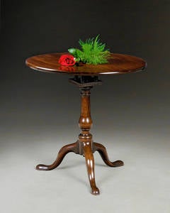 Mid-18th Century Mahogany Tilt-Top Circular Tea Table