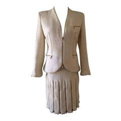 Alexander McQueen Fitted Feminine Skirtsuit in Off-White Size 44