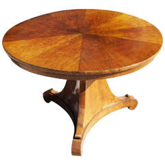 Antique French Walnut Guéridon Table with Pie Veneer Top, 19th Century