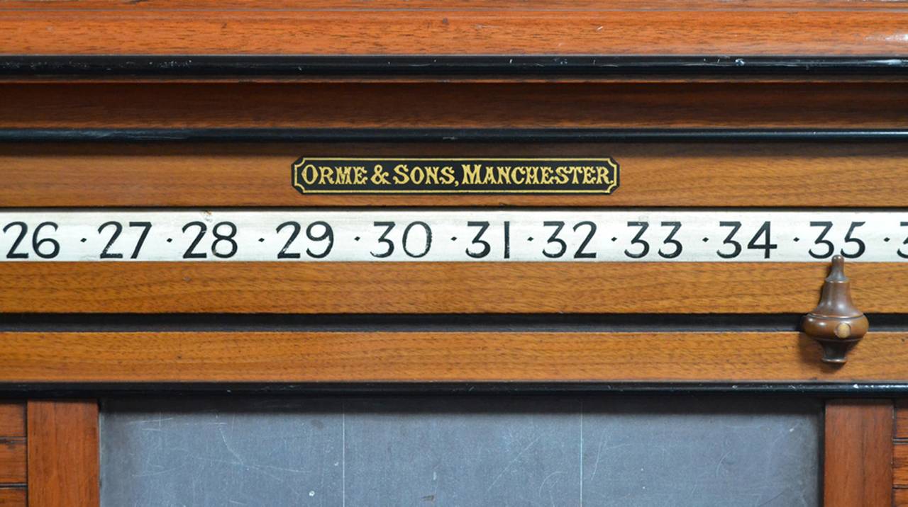 modern snooker scoreboard