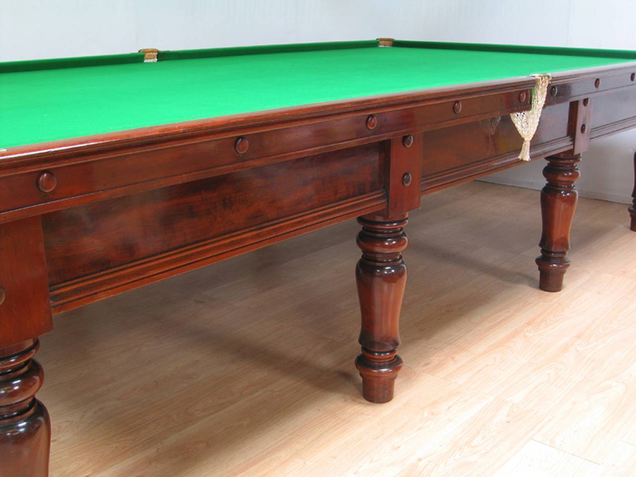Victorian Elegant Mahogany Antique Billiard or Snooker Pool Table, circa 1850