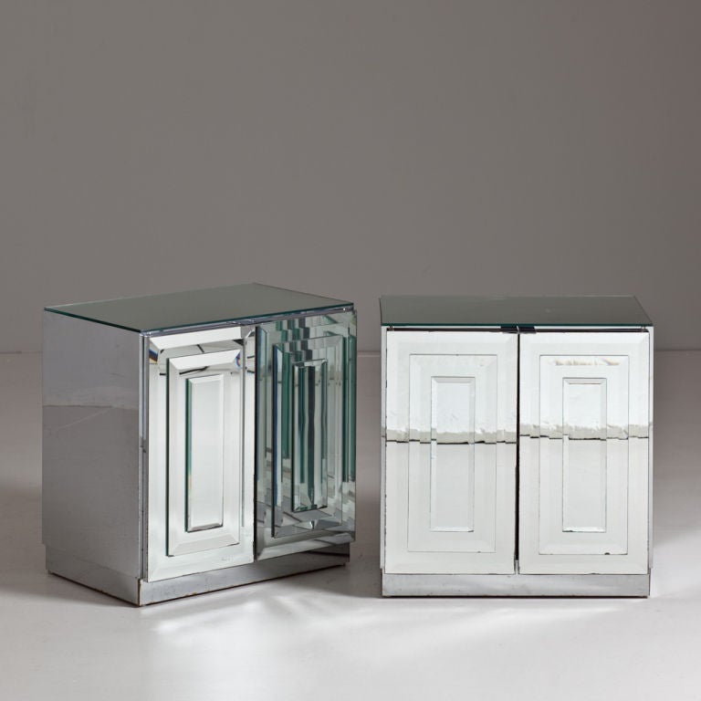 American Pair of 1970s Mirrored Cabinets For Sale