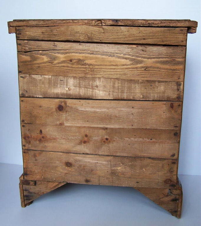 18th Century Style Italian Walnut Comodini For Sale 6