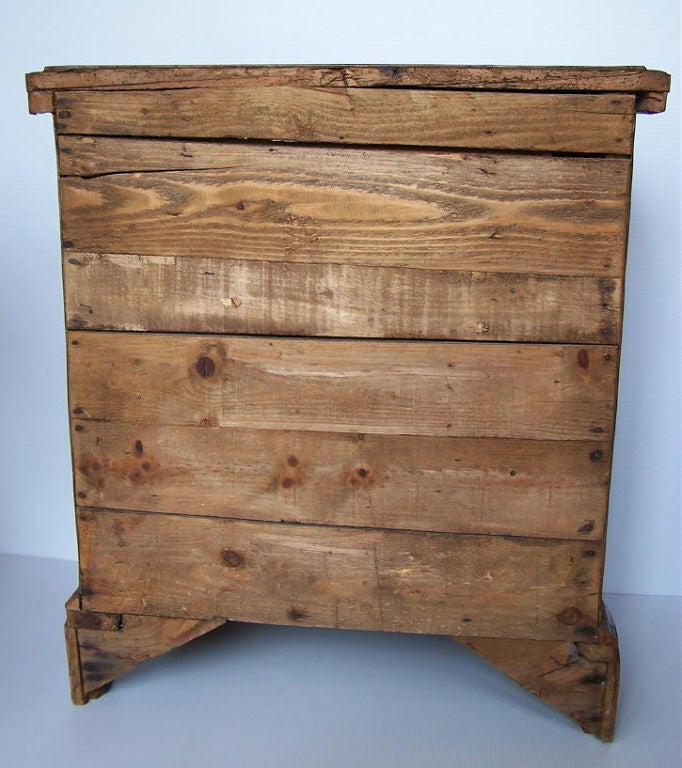 18th Century Style Italian Walnut Comodini For Sale 6