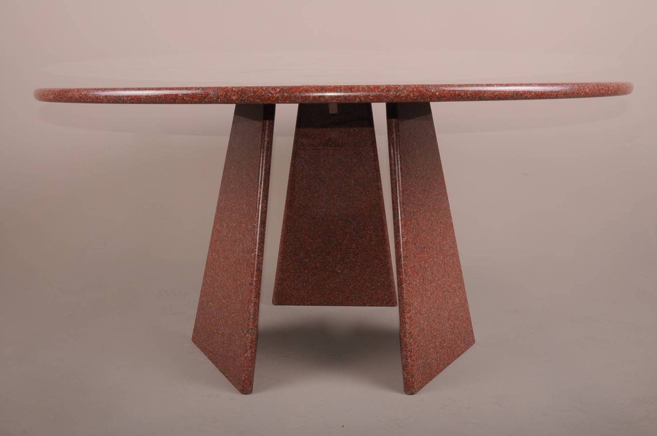 Big Asolo Dining Table by Angelo Mangiarotti in a Red Granite